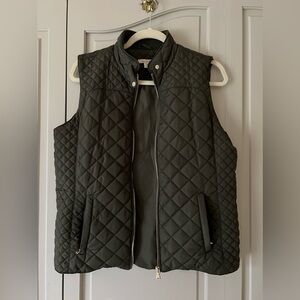 Women’s Medium dark green quilted vest with gold brass (zipper, snaps)
